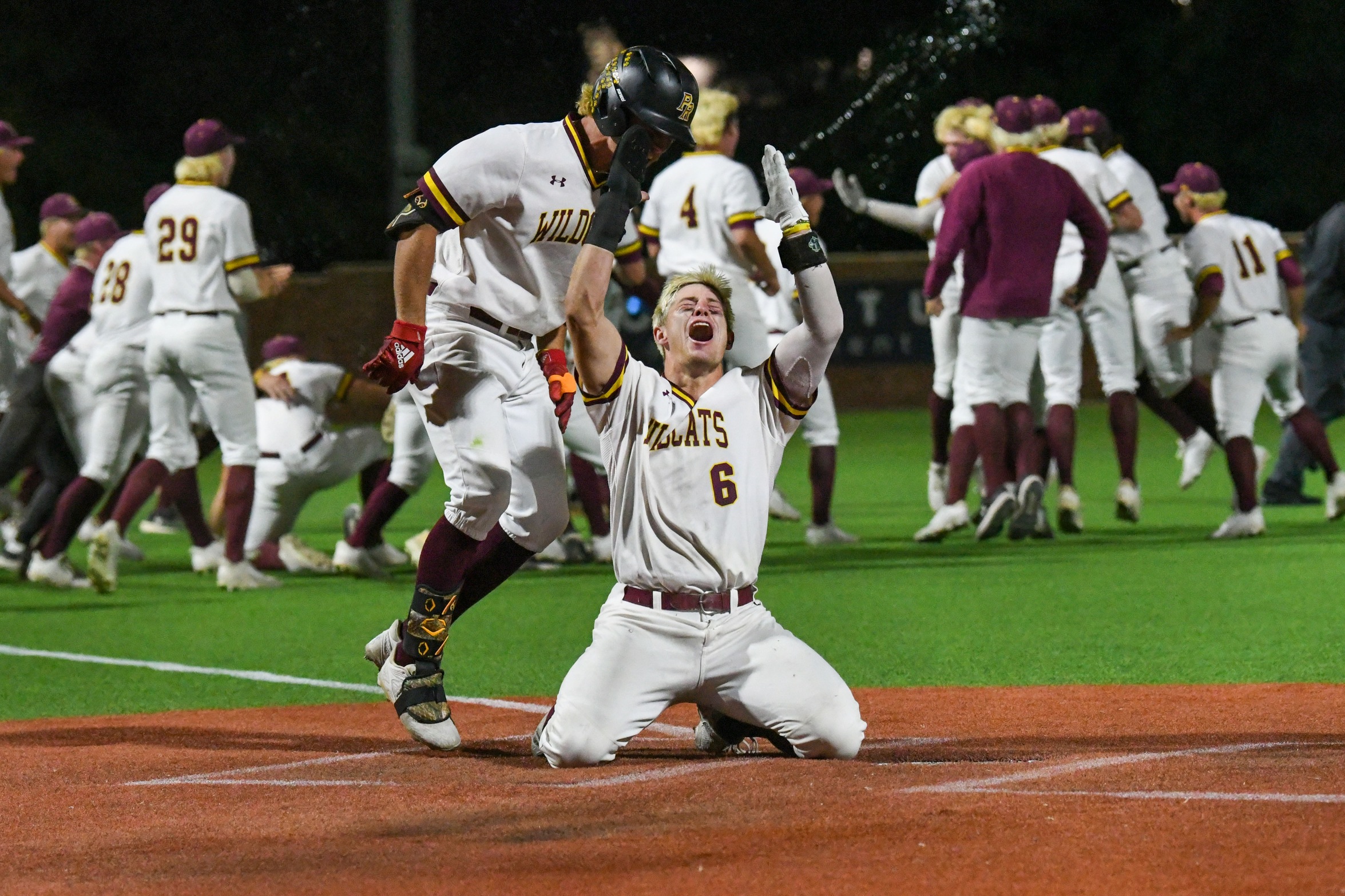 Topher Jones' walk-off sends No. 2 Pearl River to World Series semifinal