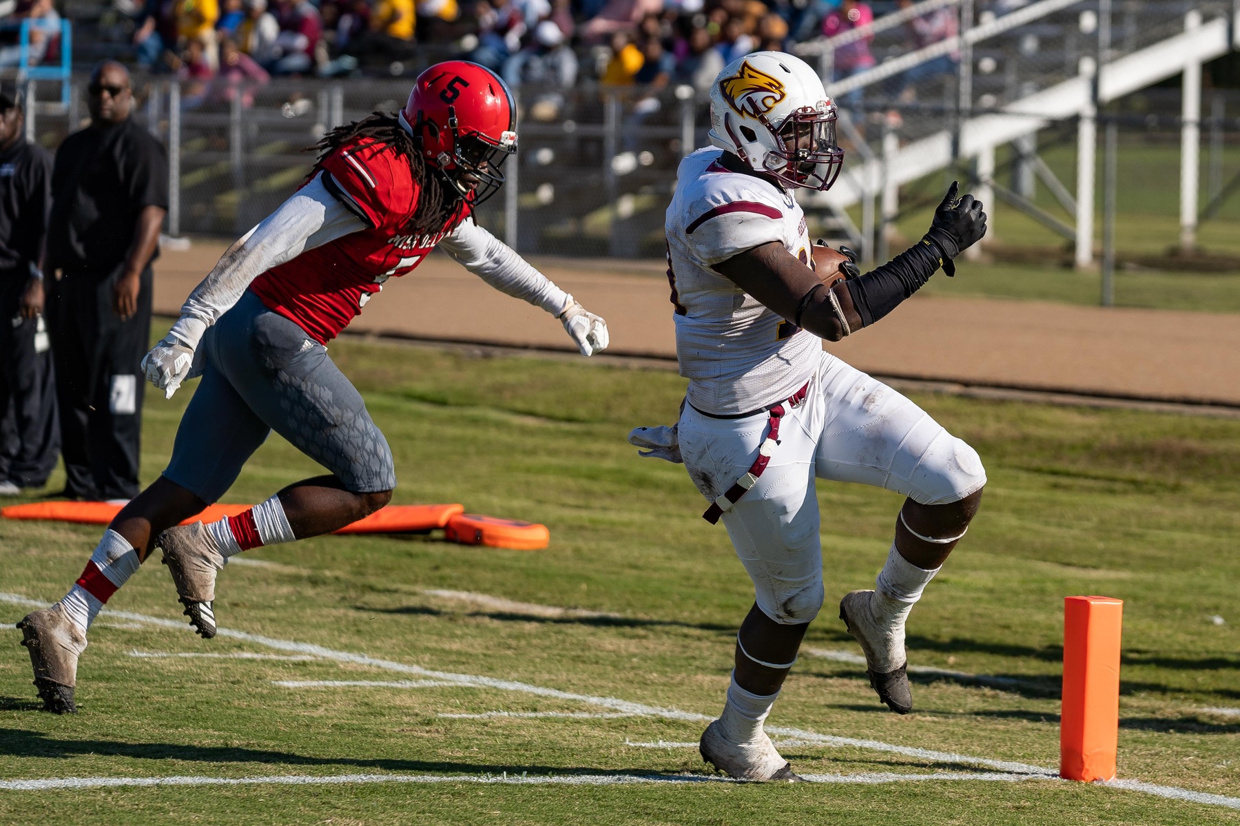 Pearl River tight end Donavon Hickman scores on a 3-yard pass from Cooper Callis during PRCC's 24-21 win at Mississippi Delta on Saturday. (JUCOWeekly.org)