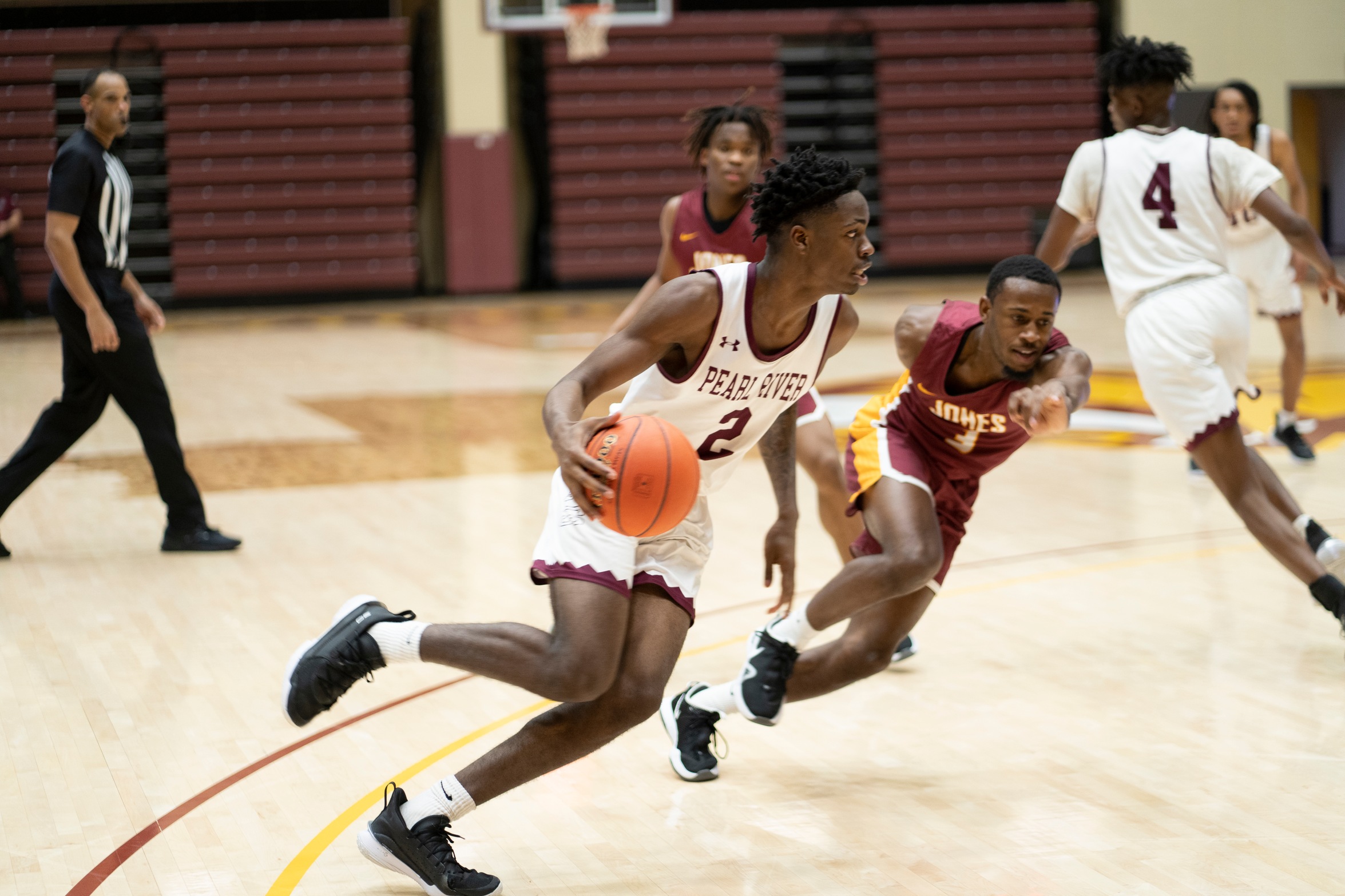 No. 4 Pearl River buzzer beater sinks Jones