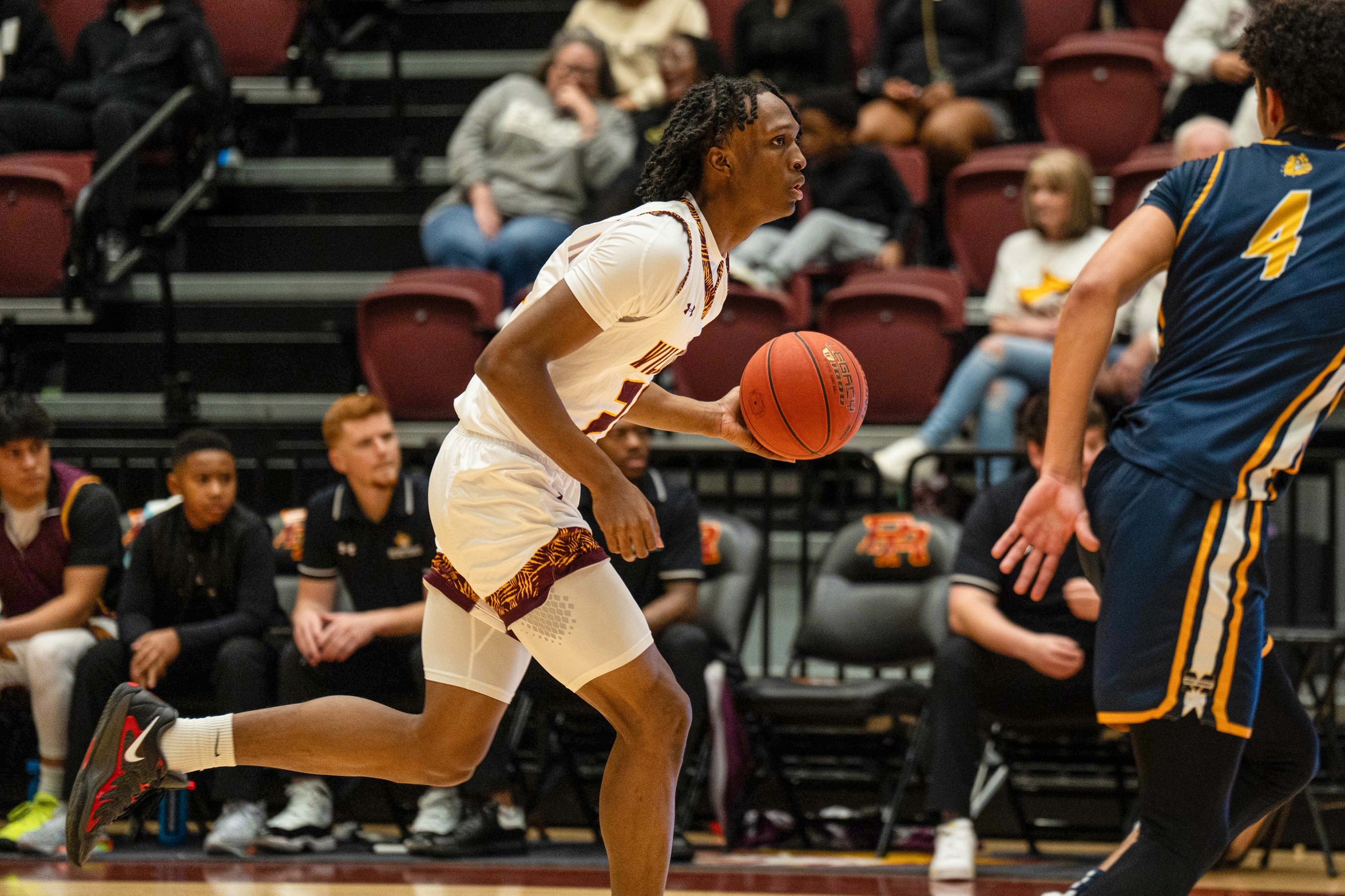 Kedrick Osby (Moss Point) pushes the ball down the court. (River Roderick/PRCC Athletics)