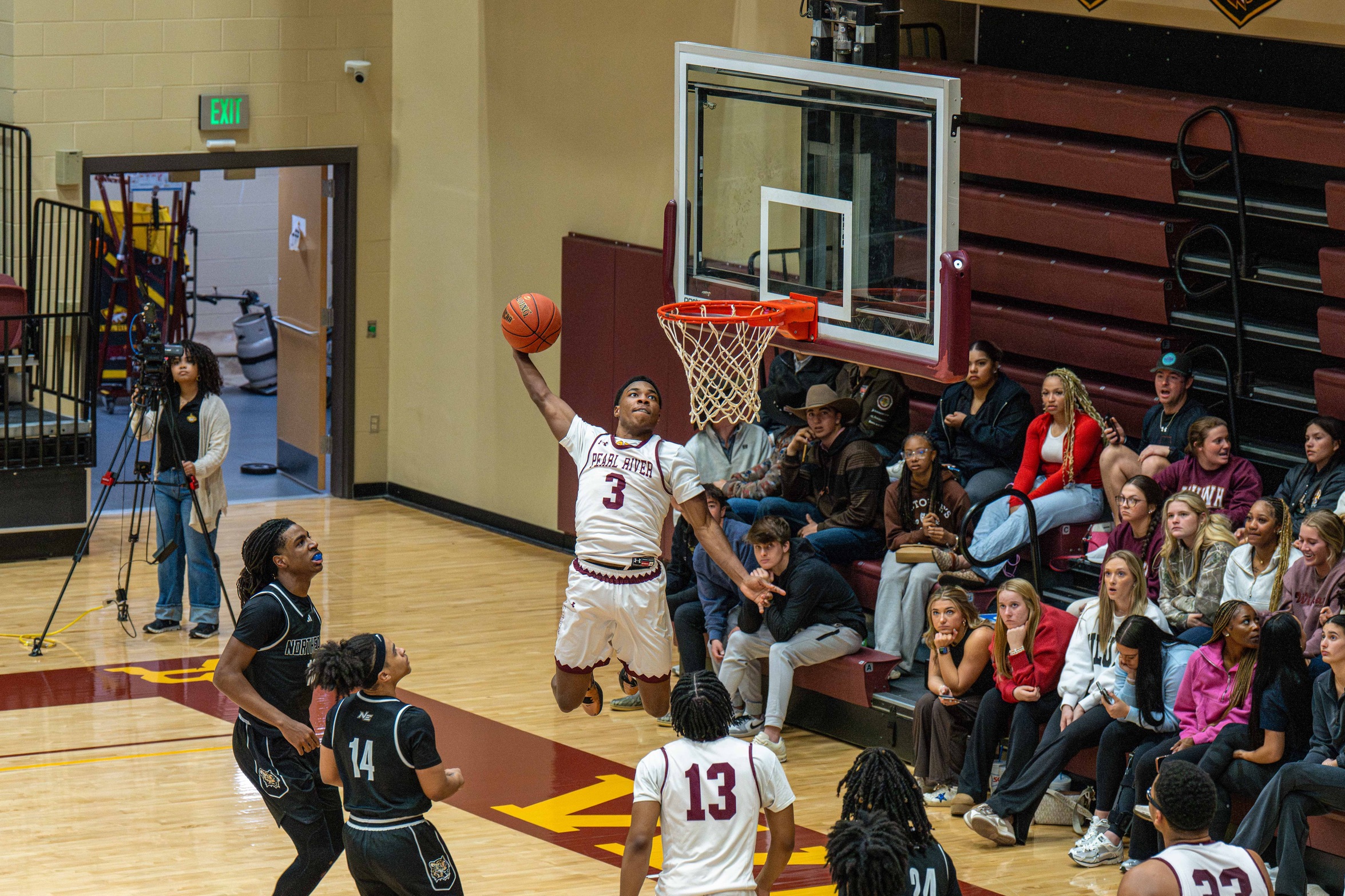 Kamarian Mayfield (Waynesboro; Quitman) throws down a tomahawk slam against Northeast (Karisa Watkins/PRCC Athletics).
